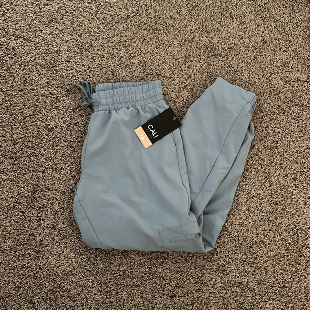CALI joggers never worn